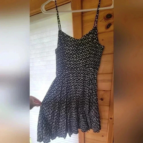 Old Navy Flare Sun dress black/white, size small - Picture 3 of 5